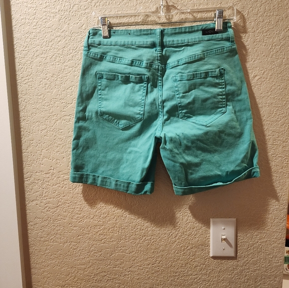 Liverpool light green shorts, size 2 - Picture 6 of 11